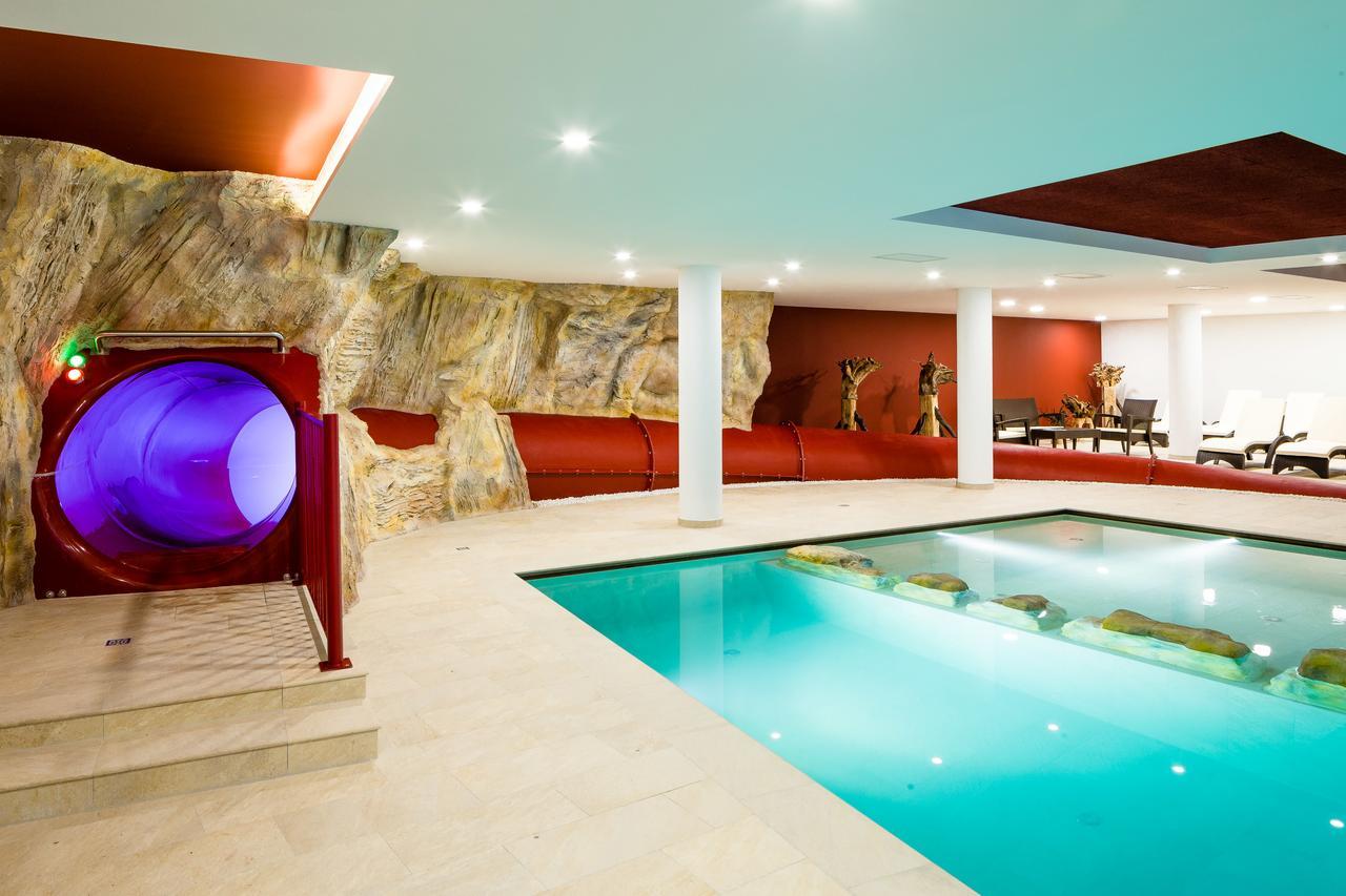 Almina Hotel Racines